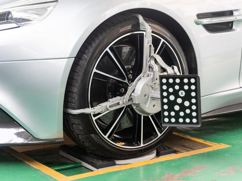 Car wheel clamp with wheel align device for wheel alignment